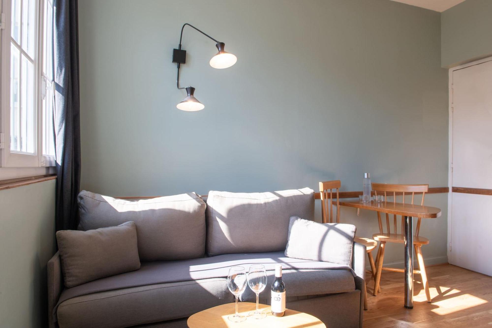 Helzear Montparnasse