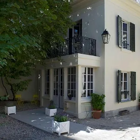Helzear Montparnasse By Esteem Hotel 4*