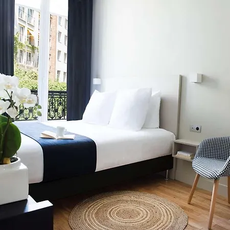 Helzear Montparnasse By Esteem Hotel