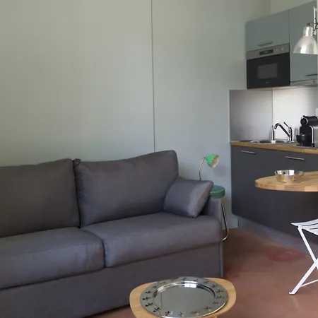 Helzear Montparnasse By Esteem Hotel